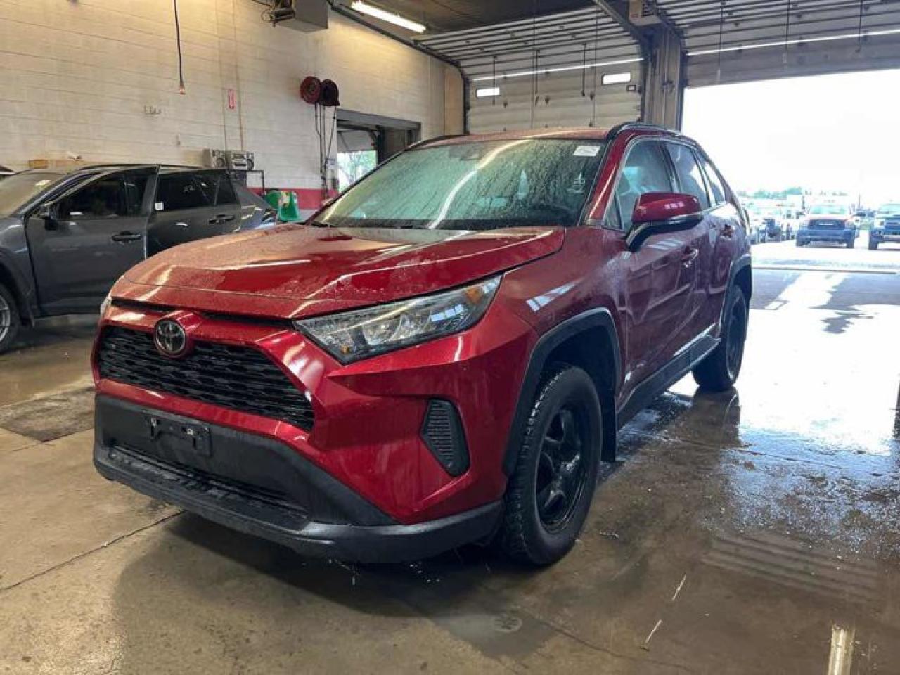 Used 2020 Toyota RAV4 LE AWD | Carplay and Android Auto | Heated Seats | Blind Spot Monitoring | Radar Cruise and More ! for sale in Guelph, ON