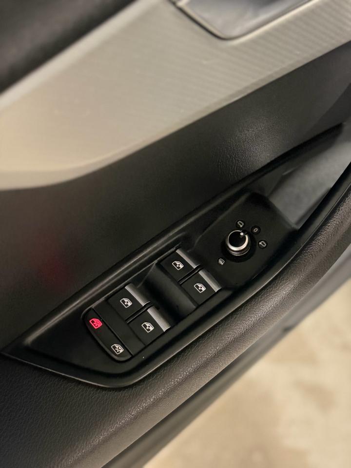 2017 Audi A4 4dr Sdn Auto Progressiv quattro - Photo #9