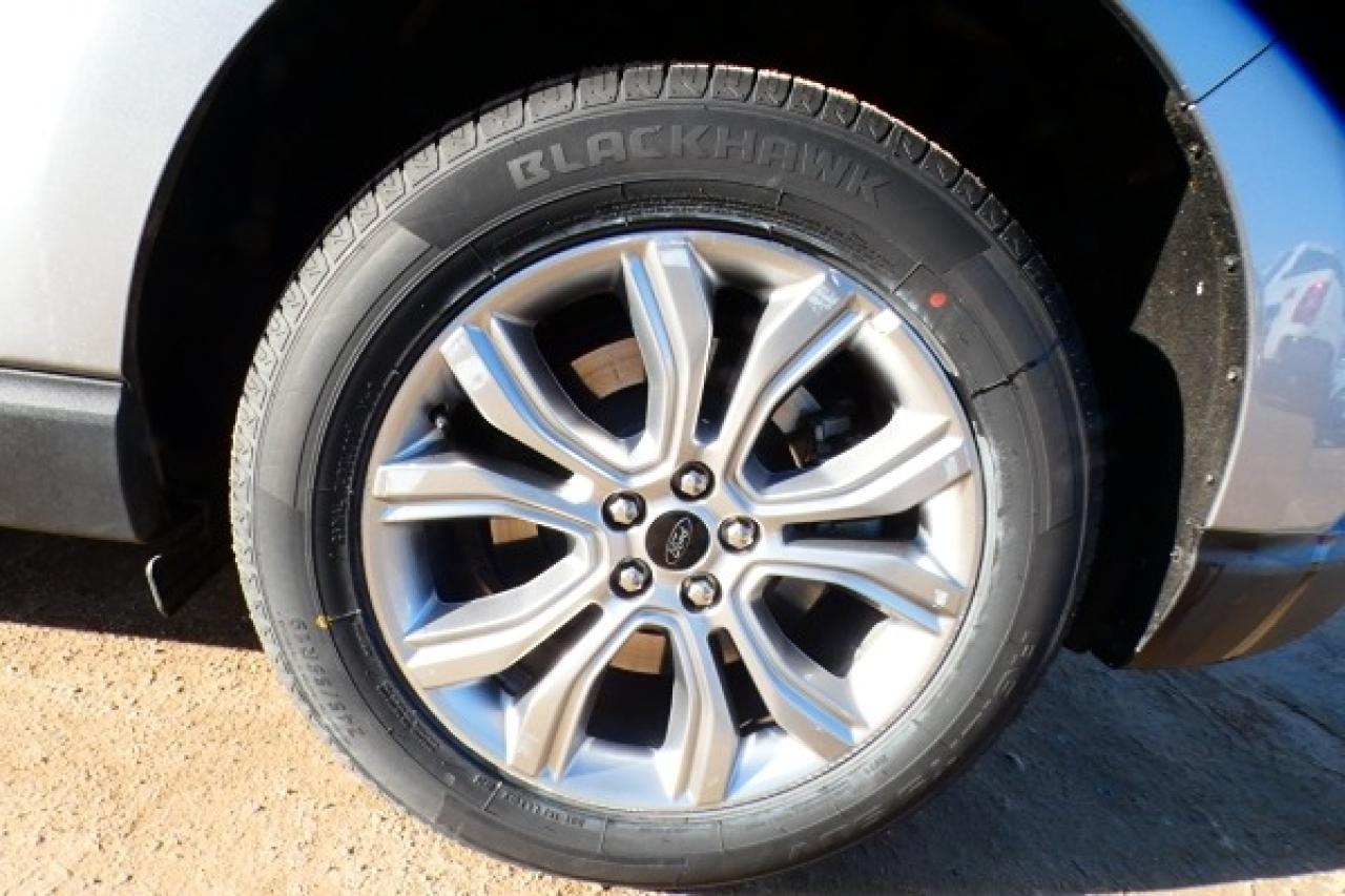 2024 Ford Edge Titanium AWD w/Htd Leather, pano S/R, BUC - Photo #19