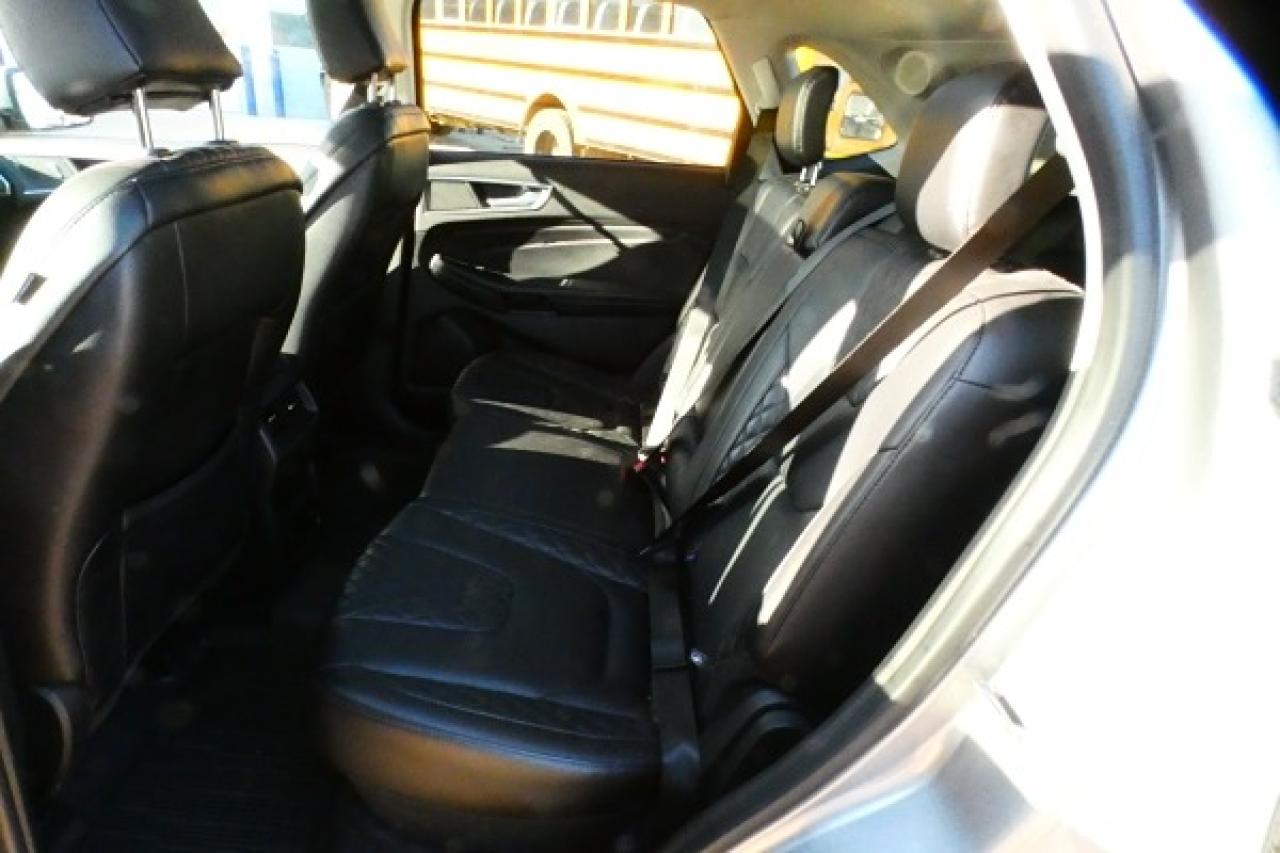 2024 Ford Edge Titanium AWD w/Htd Leather, pano S/R, BUC - Photo #10