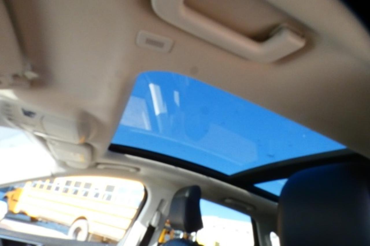 2024 Ford Edge Titanium AWD w/Htd Leather, pano S/R, BUC - Photo #18