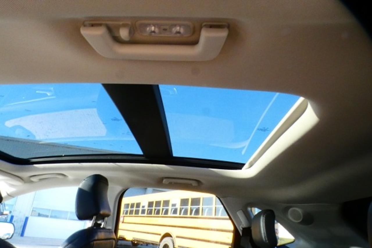 2024 Ford Edge Titanium AWD w/Htd Leather, pano S/R, BUC - Photo #17