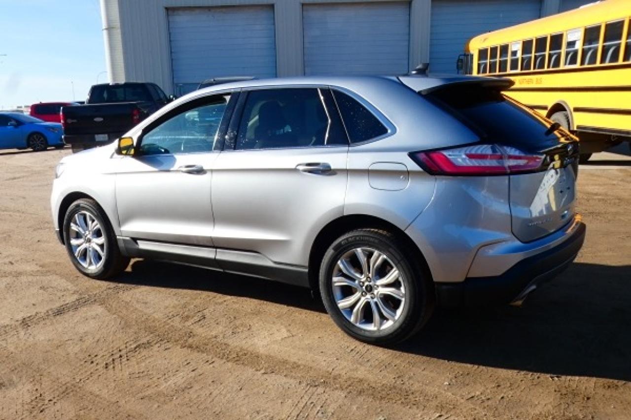 2024 Ford Edge Titanium AWD w/Htd Leather, pano S/R, BUC - Photo #8