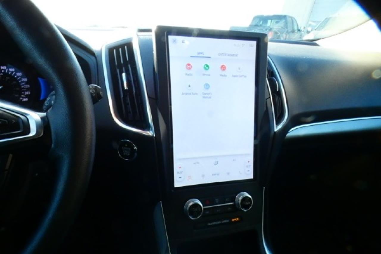 2024 Ford Edge Titanium AWD w/Htd Leather, pano S/R, BUC - Photo #15