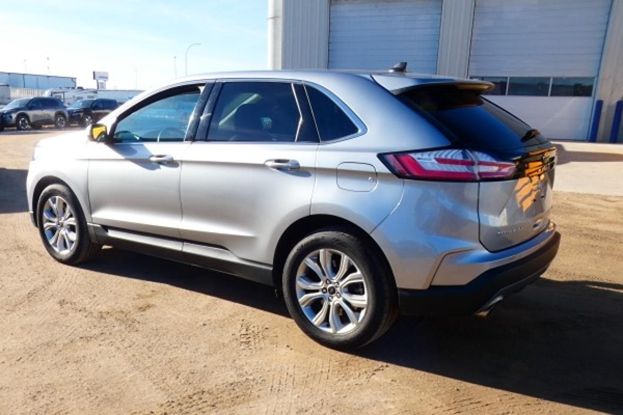 2024 Ford Edge Titanium AWD w/Htd Leather, pano S/R, BUC - Photo #8
