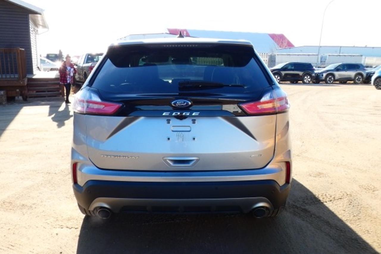 2024 Ford Edge Titanium AWD w/Htd Leather, pano S/R, BUC - Photo #7