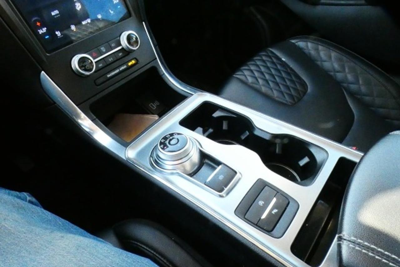 2024 Ford Edge Titanium AWD w/Htd Leather, pano S/R, BUC - Photo #16