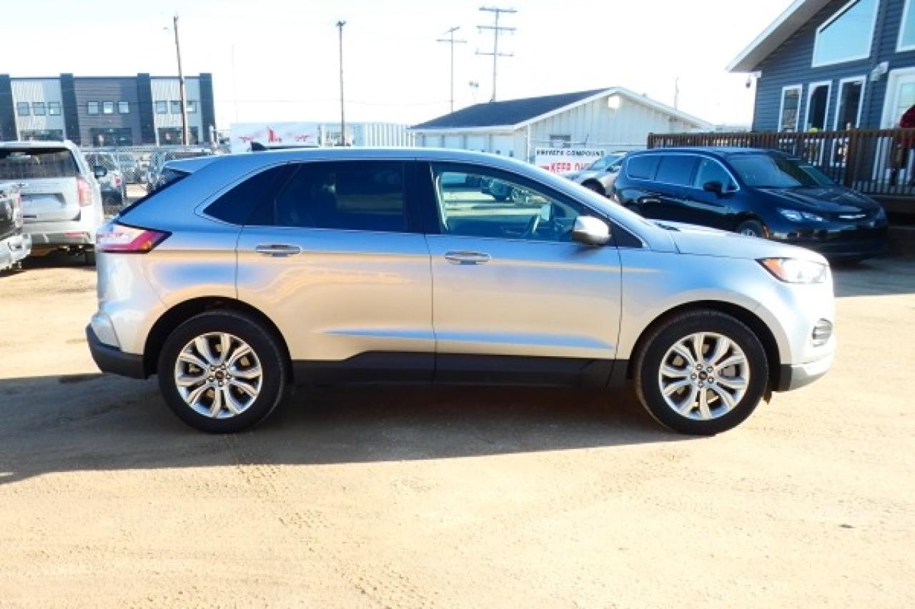 2024 Ford Edge Titanium AWD w/Htd Leather, pano S/R, BUC - Photo #5