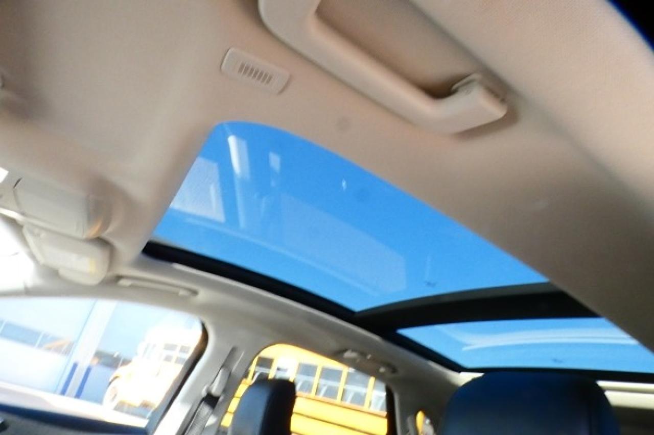 2024 Ford Edge Titanium AWD w/Htd Leather, pano S/R, BUC - Photo #18