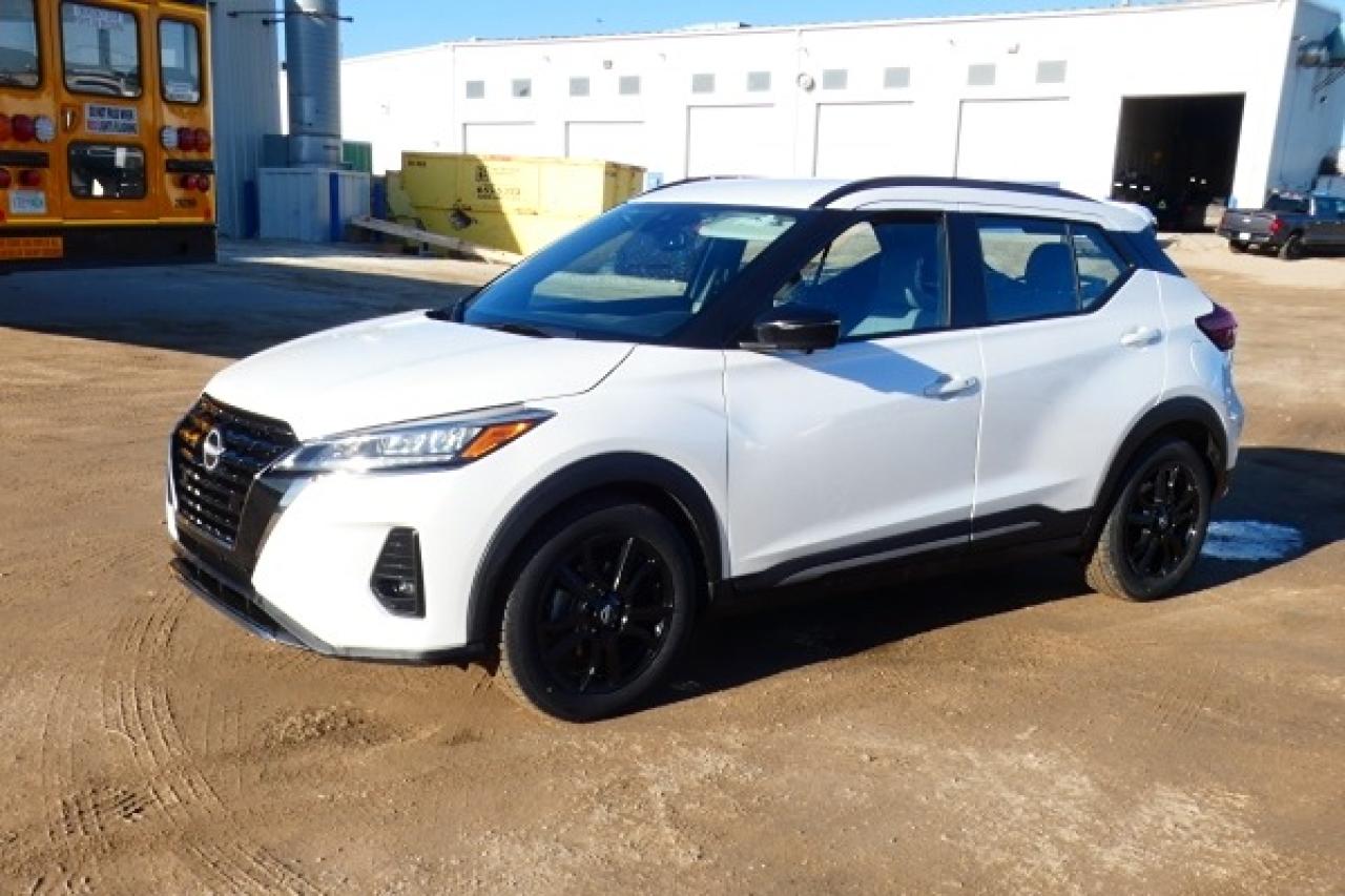 2024 Nissan Kicks SR FWD w/Htd Leather, BUC - Photo #2