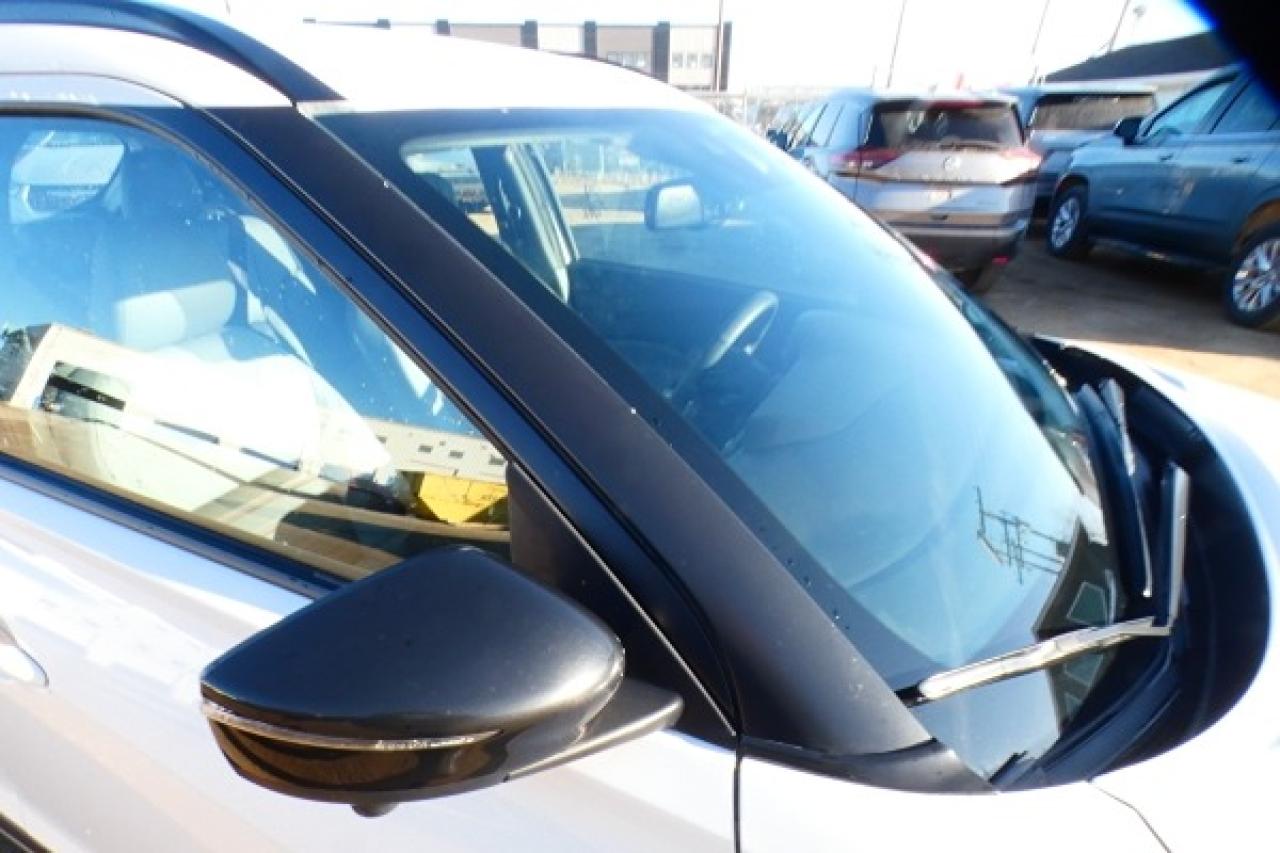 2024 Nissan Kicks SR FWD w/Htd Leather, BUC - Photo #32