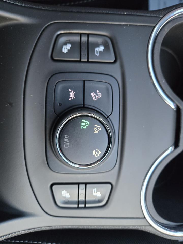 2023 GMC Terrain SLE - Photo #16