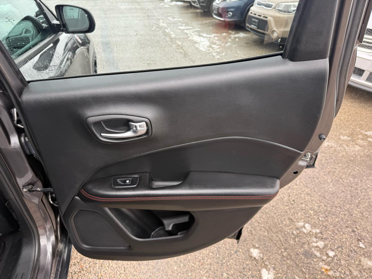 2020 Jeep Compass Trailhawk - Photo #12