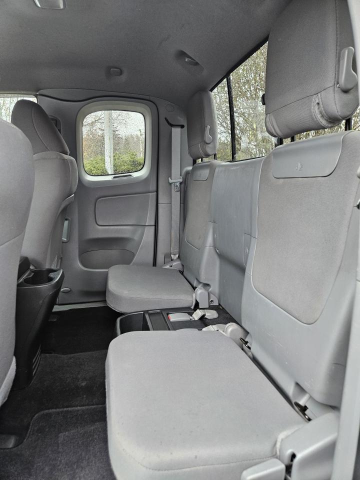 2014 Toyota Tacoma  - Photo #6