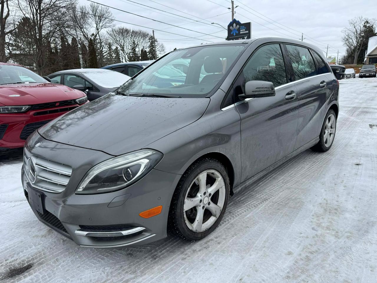 2013 Mercedes-Benz B-Class B 250 Sports Tourer Photo2