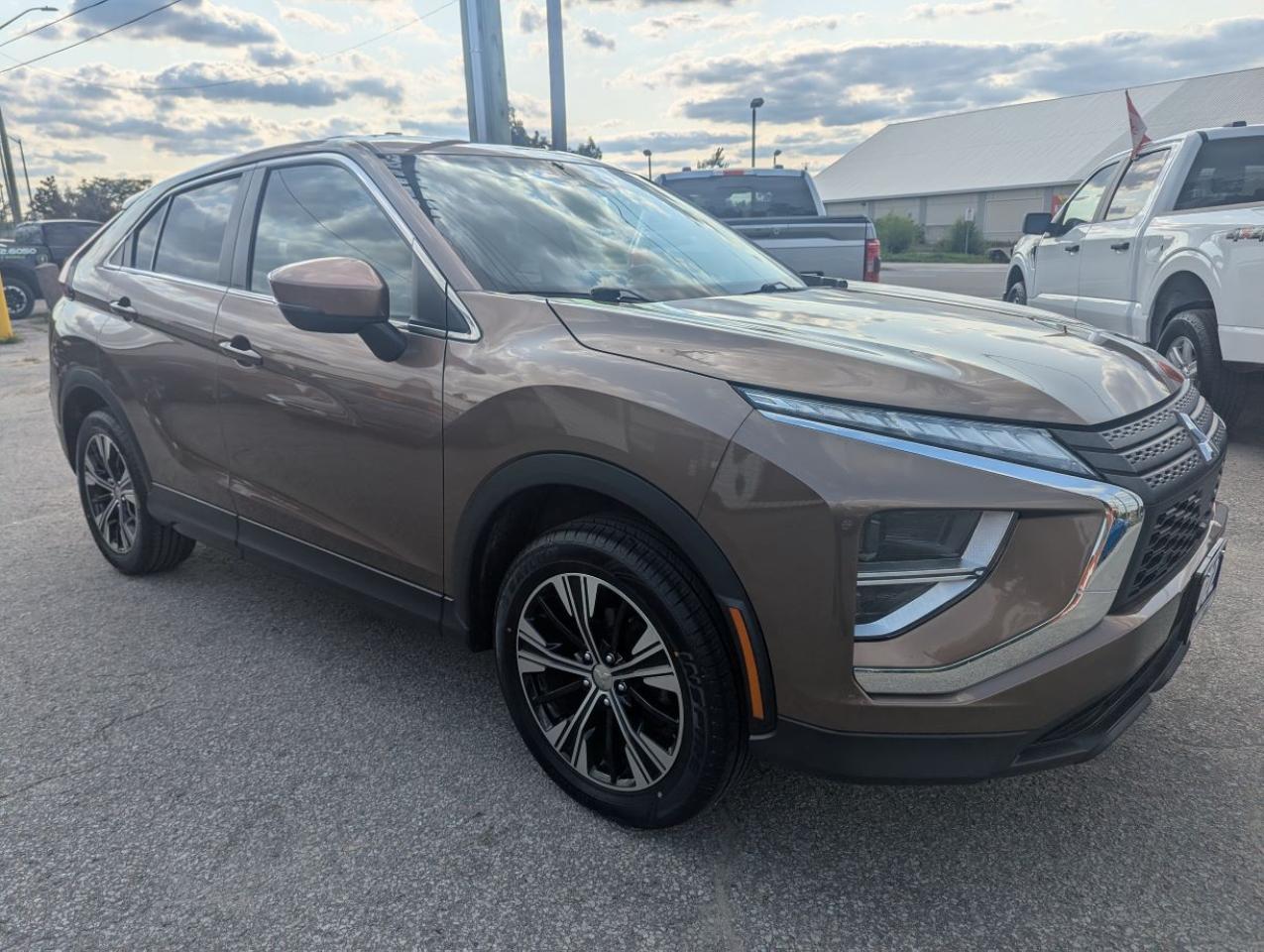 2022 Mitsubishi Eclipse Cross ES S-AWC  DON'T PAY FOR 6 MONTHS OAC!! Photo2