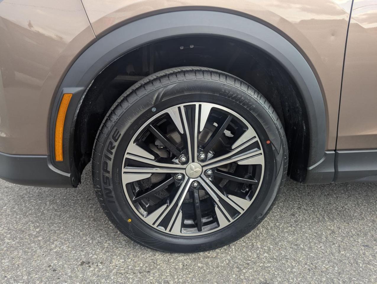 2022 Mitsubishi Eclipse Cross ES S-AWC  DON'T PAY FOR 6 MONTHS OAC!! Photo4