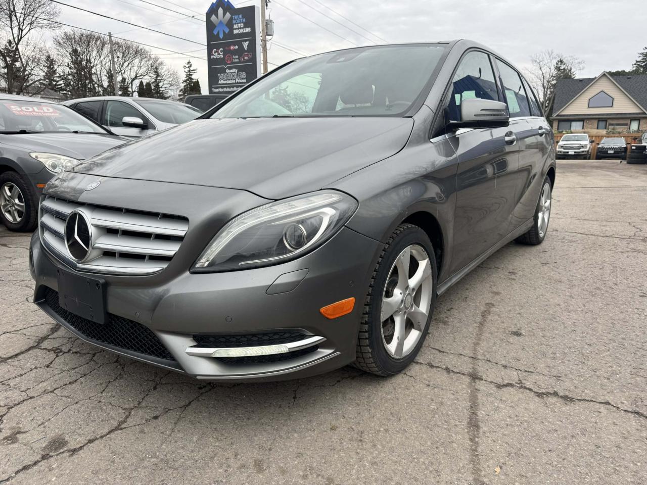 2013 Mercedes-Benz B-Class B 250 Sports Tourer Photo