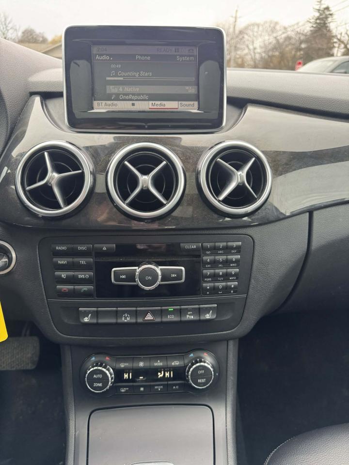 2013 Mercedes-Benz B-Class B 250 Sports Tourer Photo