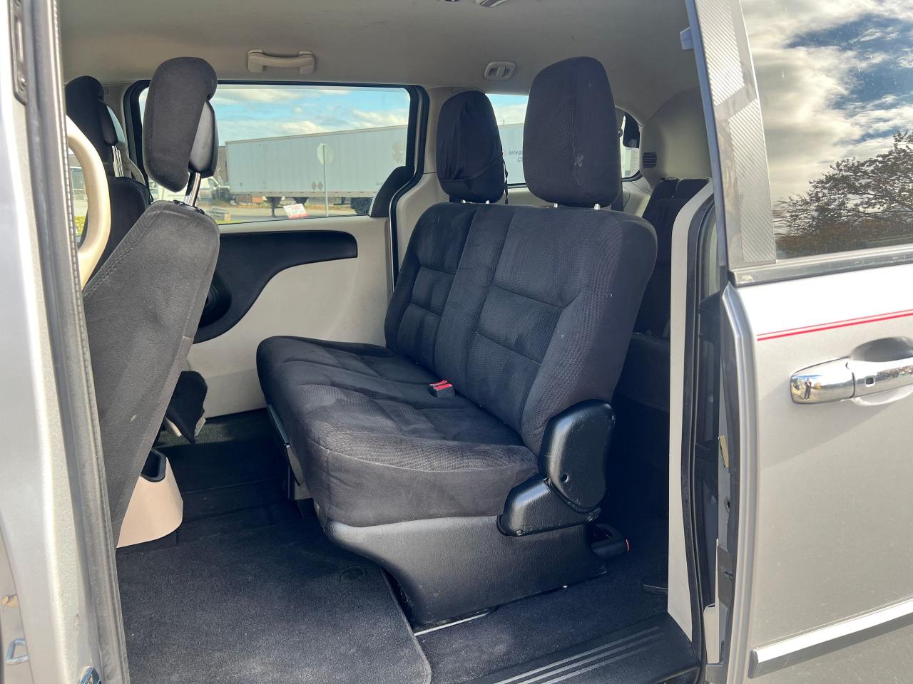 2014 Dodge Grand Caravan SE Photo4