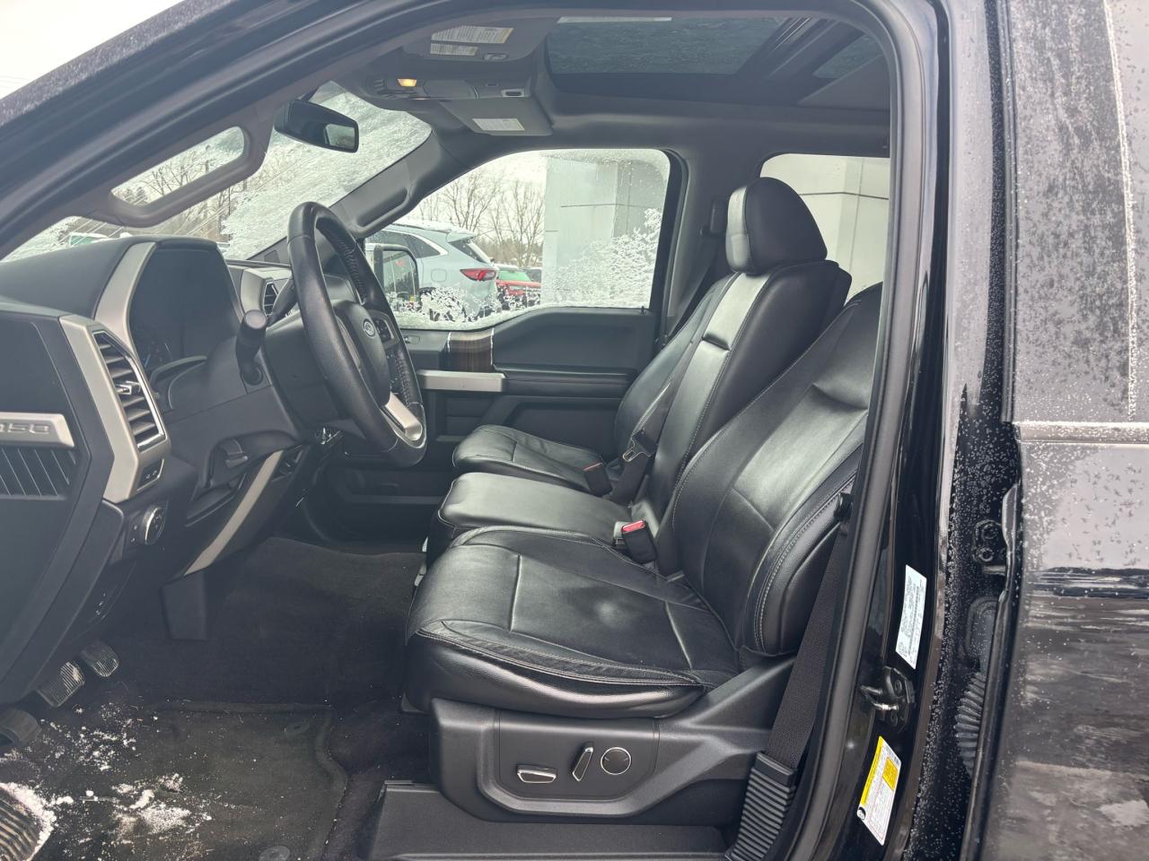 2016 Ford F-150 AS TRADED, LARIAT, 6-PASSENGER! LEATHER! Photo5