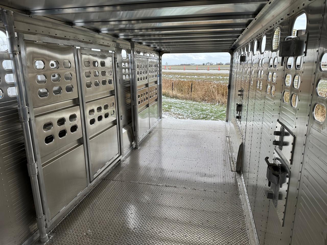 2026 Wilson Trailer 26' Wilson Ranch Hand Photo4