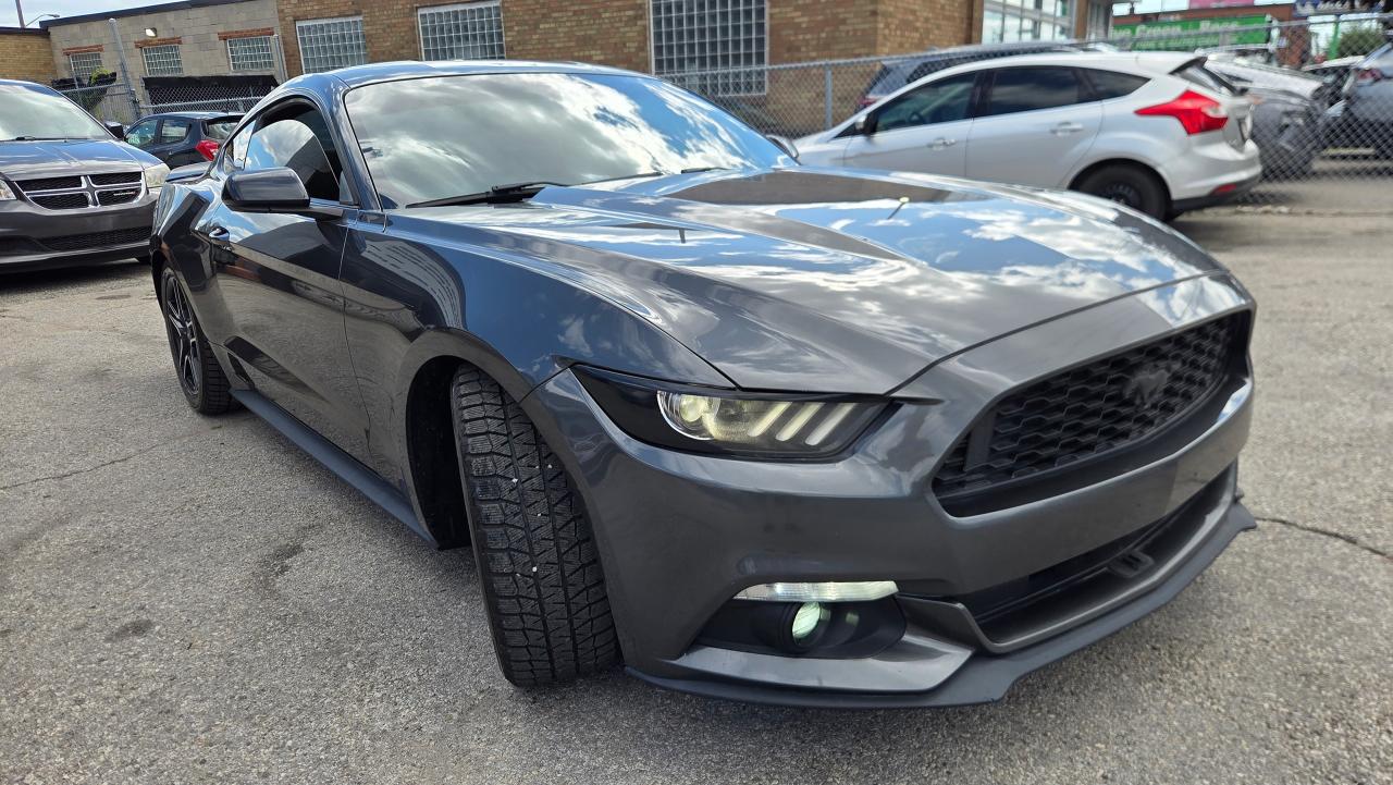2017 Ford Mustang V6 - Photo #6