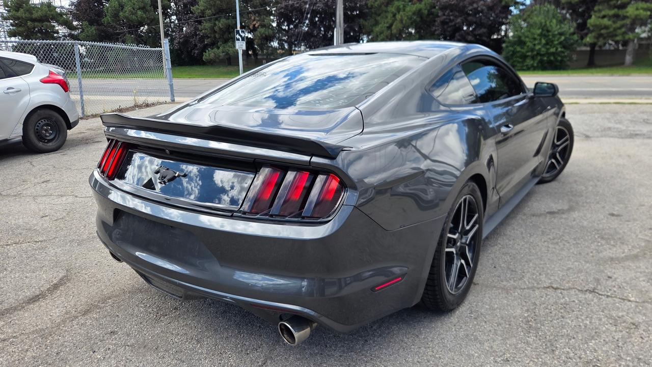 2017 Ford Mustang V6 - Photo #4