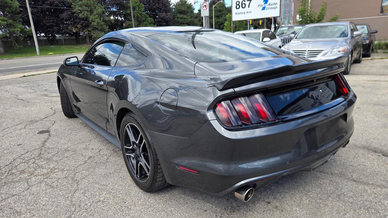 2017 Ford Mustang V6 - Photo #3
