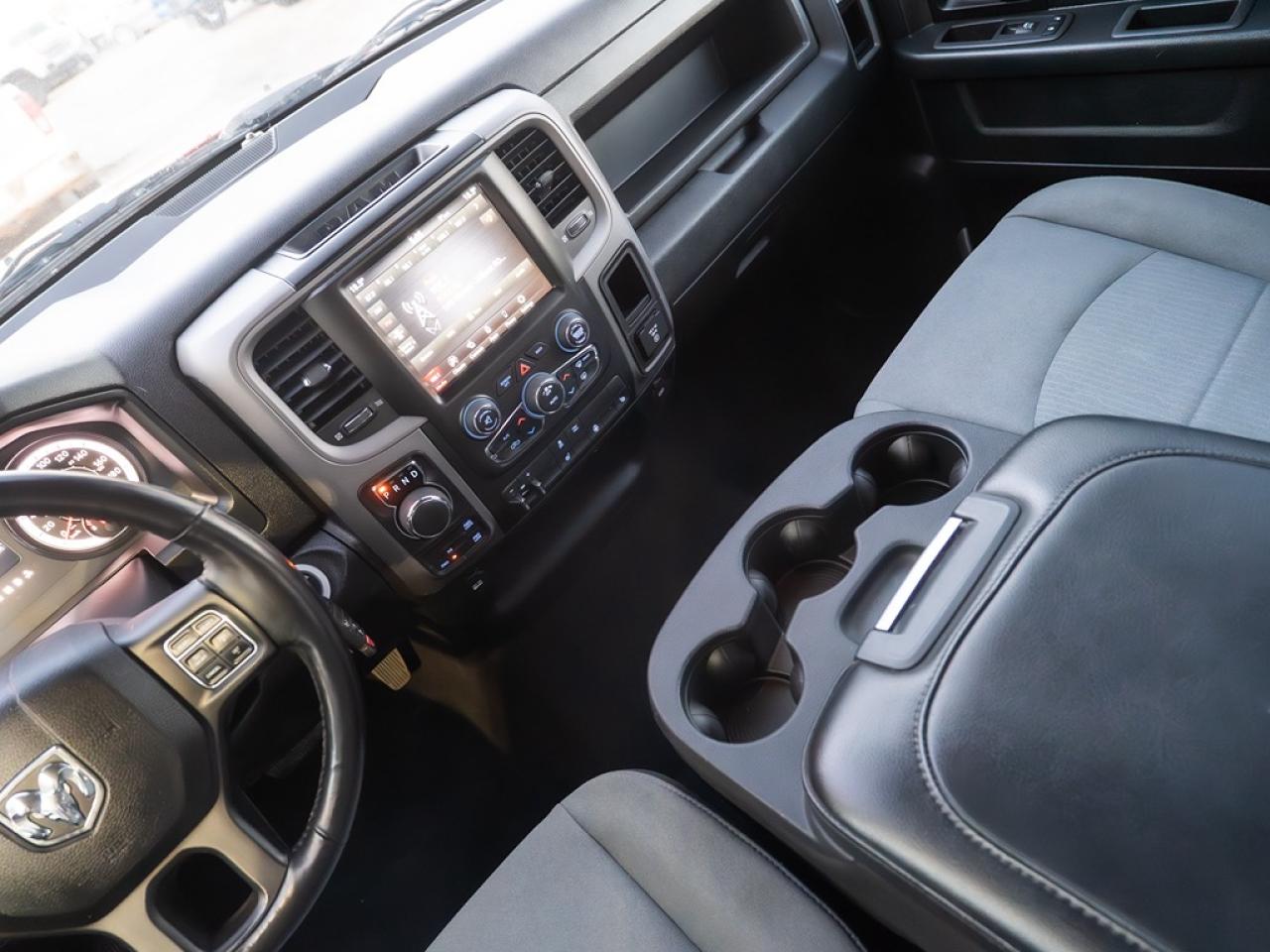 2021 RAM 1500 Classic Express 4x4 Quad Cab Photo9