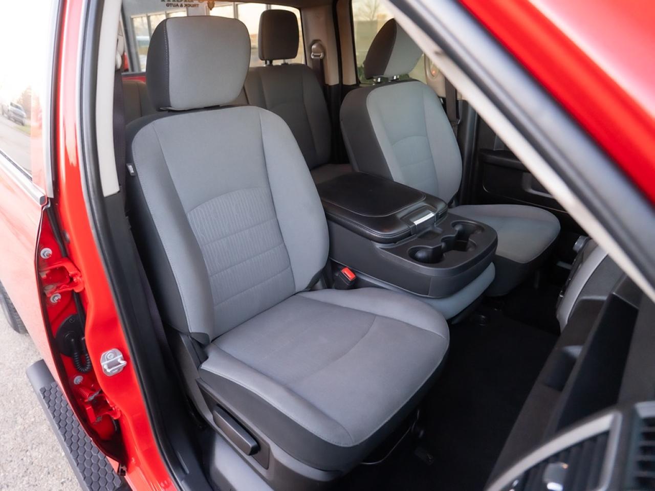 2021 RAM 1500 Classic Express 4x4 Quad Cab Photo42