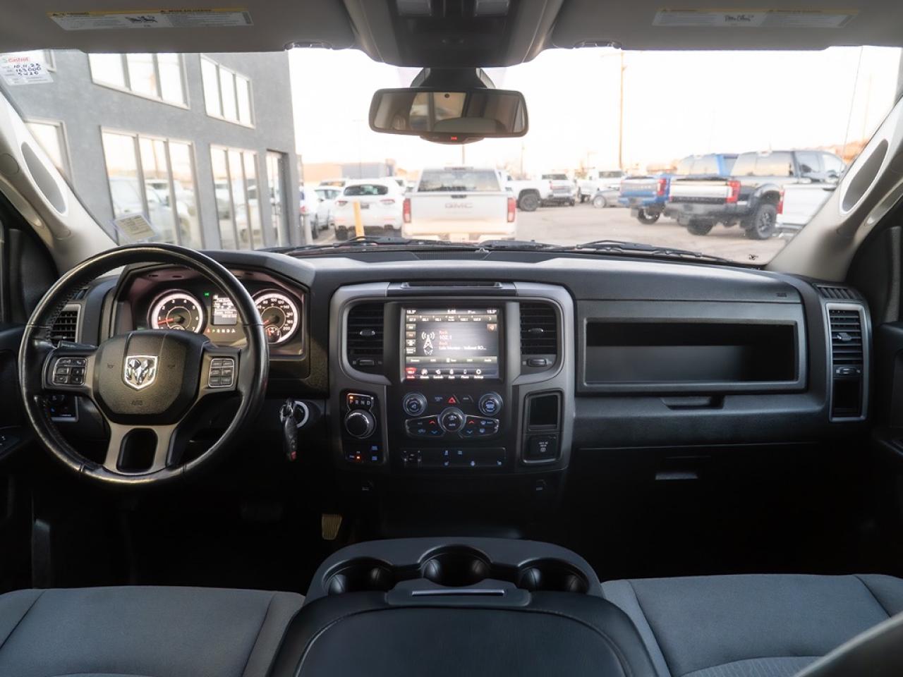 2021 RAM 1500 Classic Express 4x4 Quad Cab Photo7