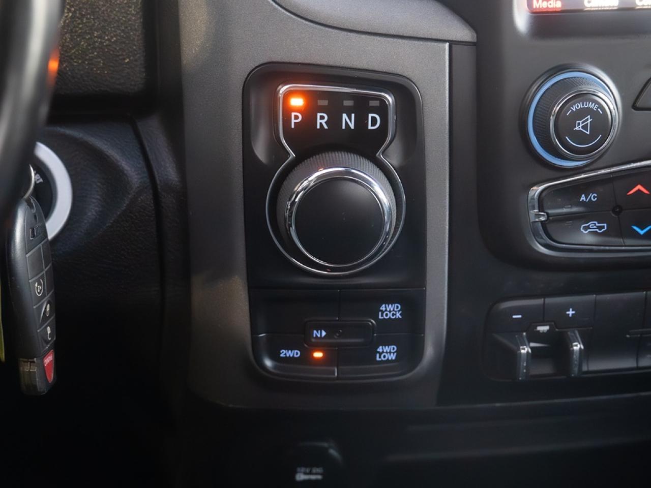 2021 RAM 1500 Classic Express 4x4 Quad Cab Photo12