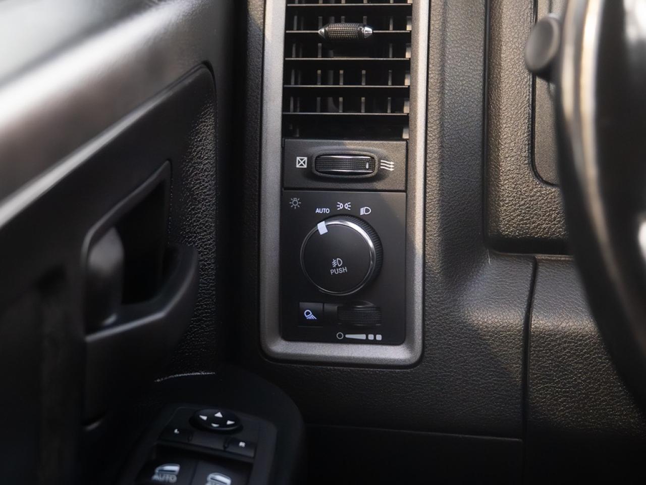 2021 RAM 1500 Classic Express 4x4 Quad Cab Photo11