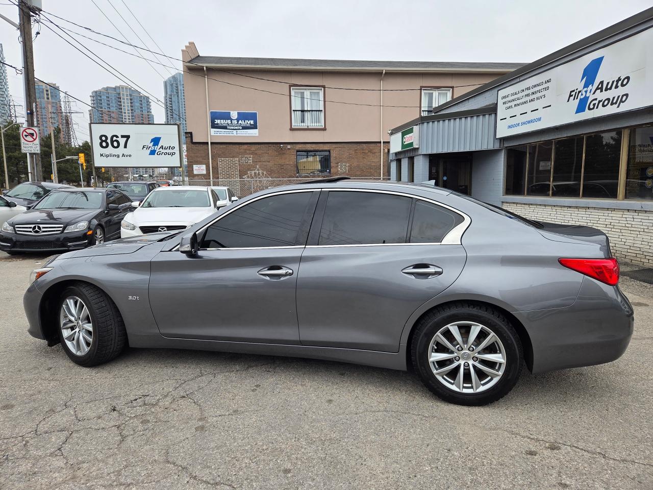 2017 Infiniti Q50 3.0T - Photo #2