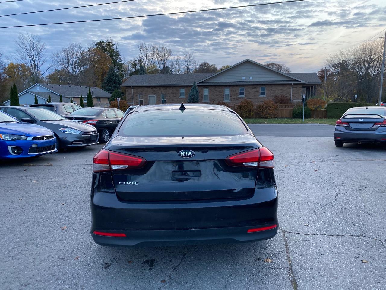 2018 Kia Forte LX - Photo #8