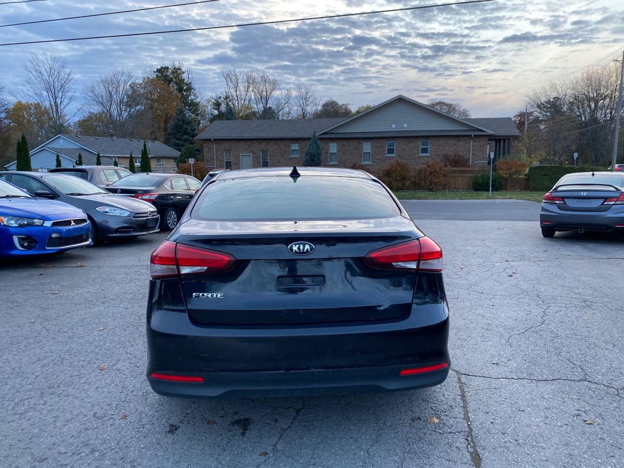 2018 Kia Forte LX - Photo #8