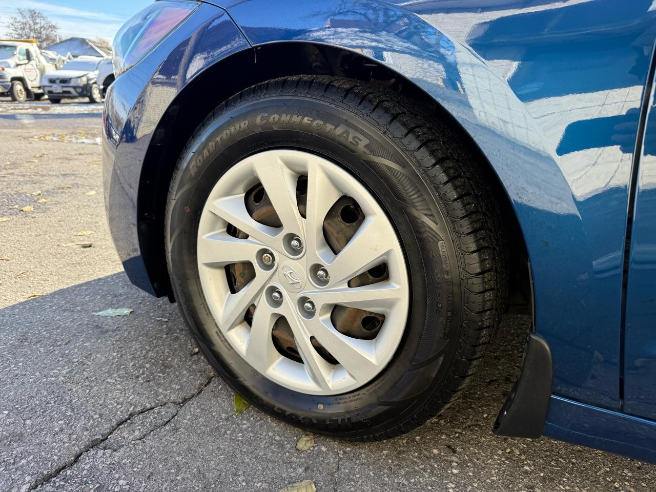 2017 Hyundai Elantra LE - Photo #11