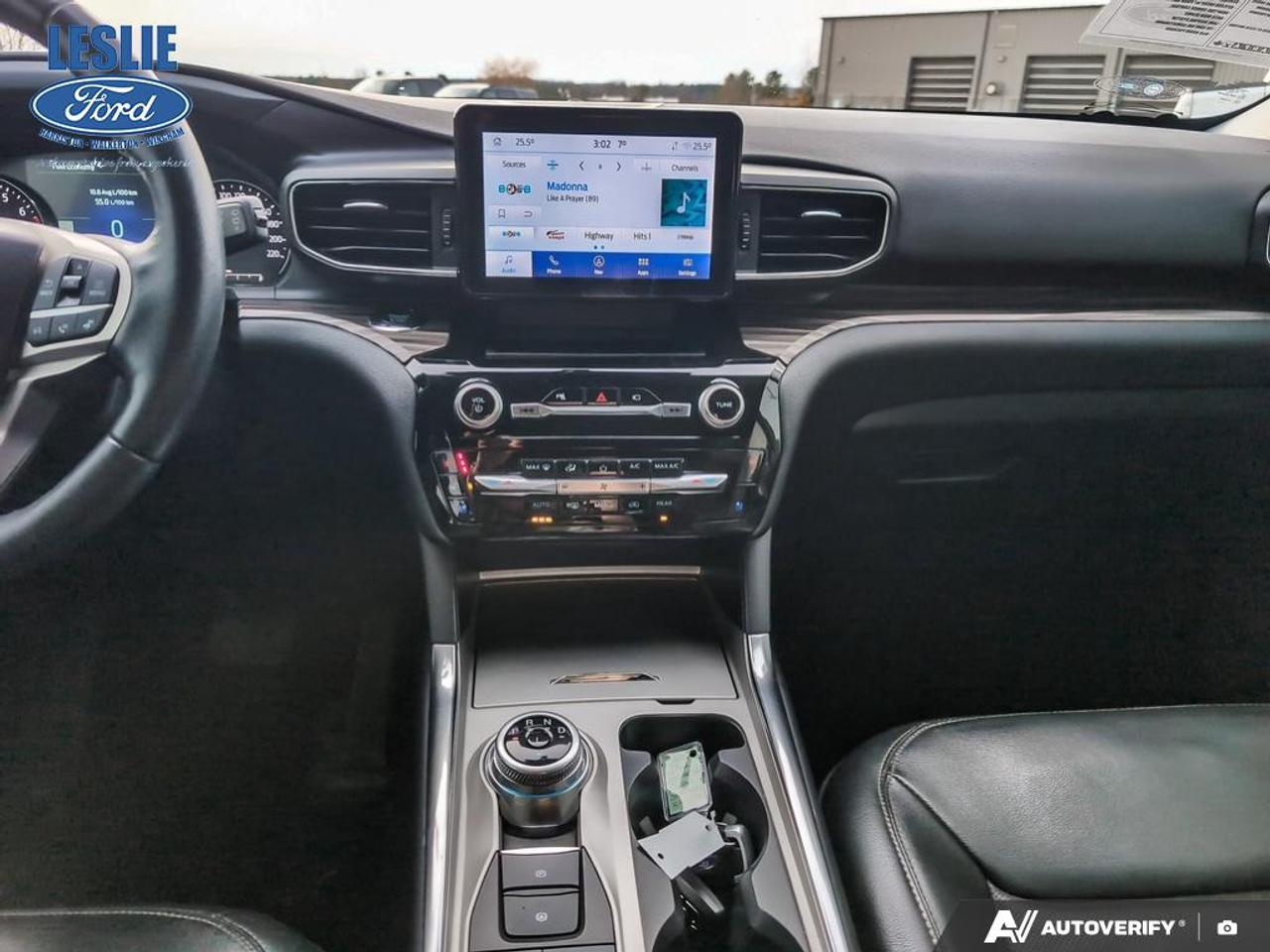 2022 Ford Explorer Limited 4WD Photo