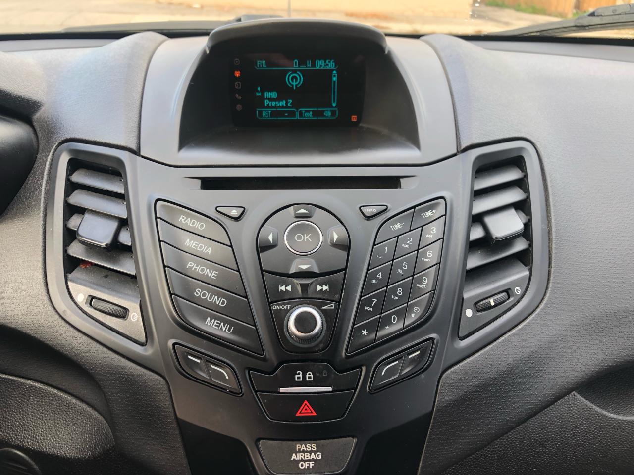 2017 Ford Fiesta SE / H.SEATS / PHONE CONNECTION Photo31