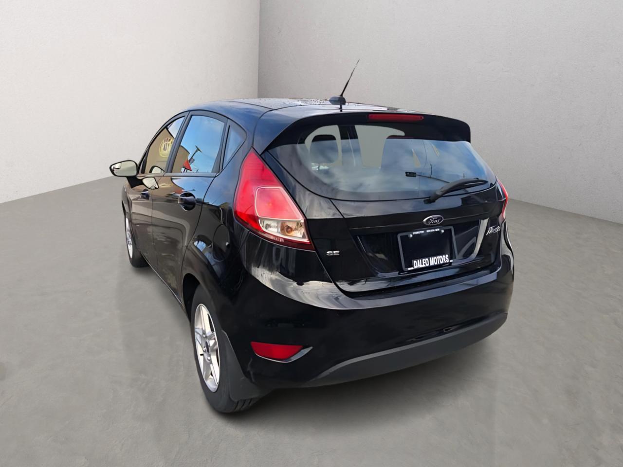 2017 Ford Fiesta SE / H.SEATS / PHONE CONNECTION Photo4