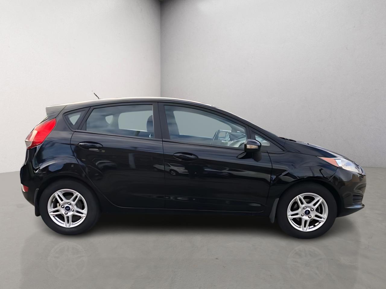 2017 Ford Fiesta SE / H.SEATS / PHONE CONNECTION Photo22