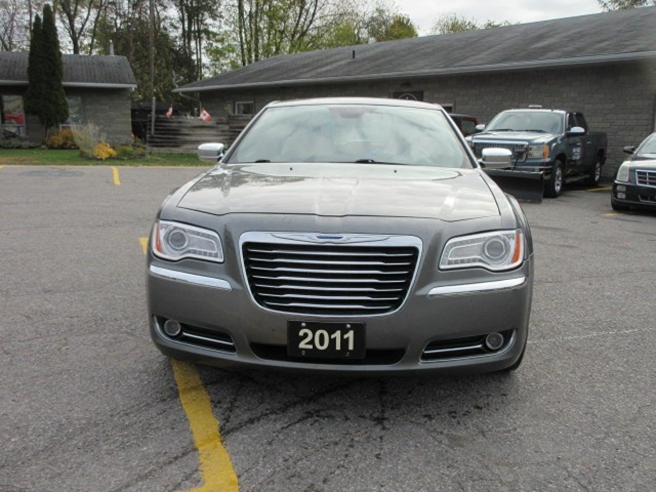 2011 Chrysler 300 300C - Photo #3