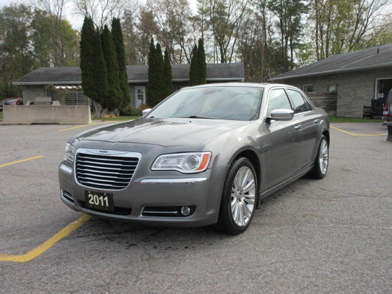 2011 Chrysler 300 300C - Photo #2