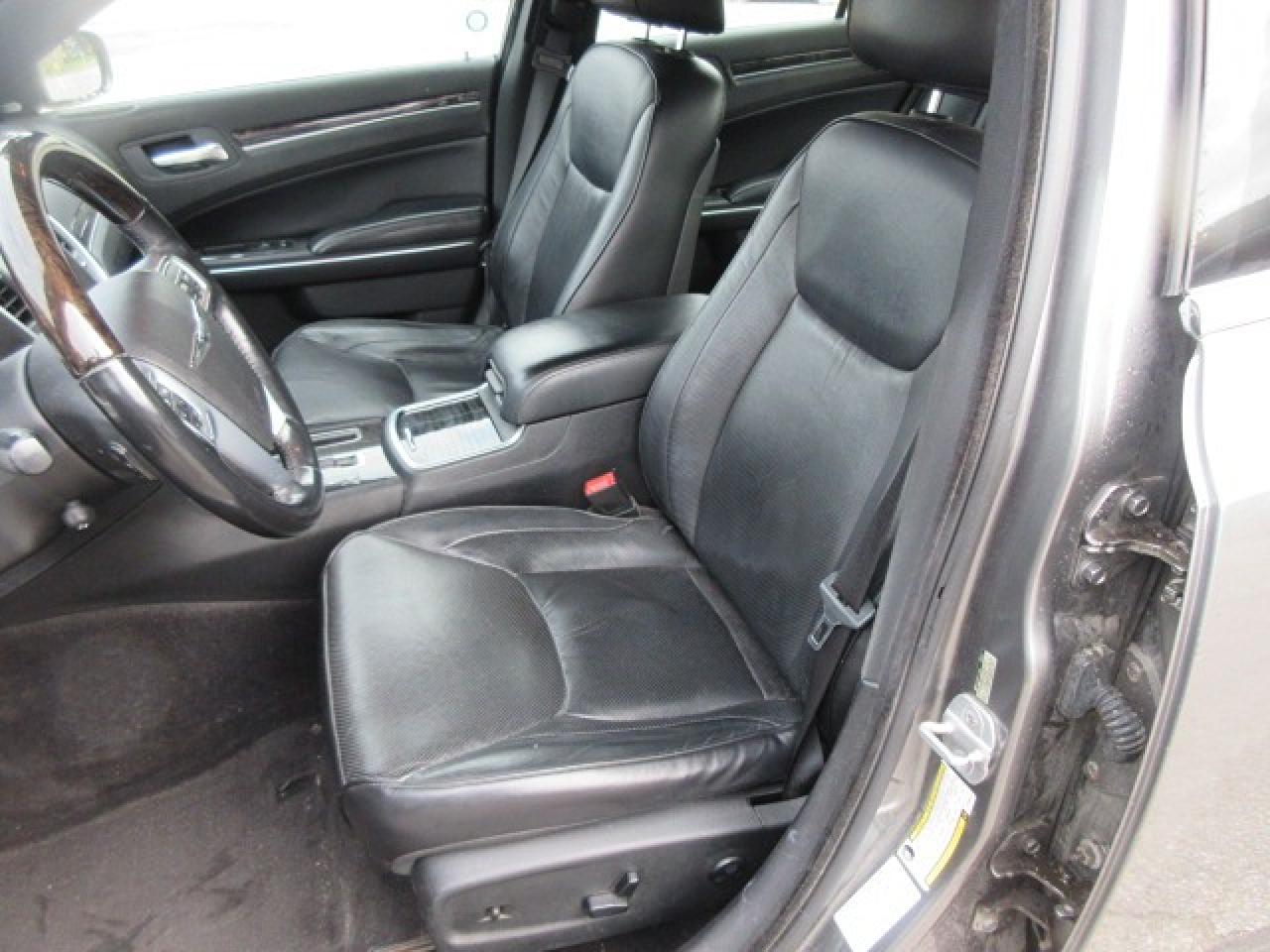 2011 Chrysler 300 300C - Photo #7