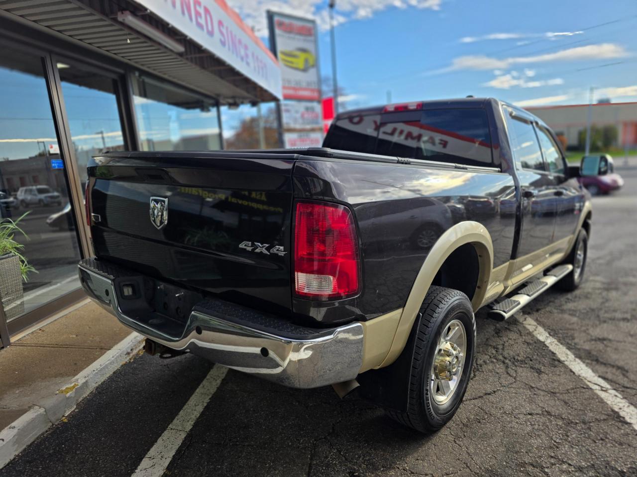 2011 Dodge Ram 2500 SLT 6.7L Cummins Diesel | Laramie | Accident Free Photo4