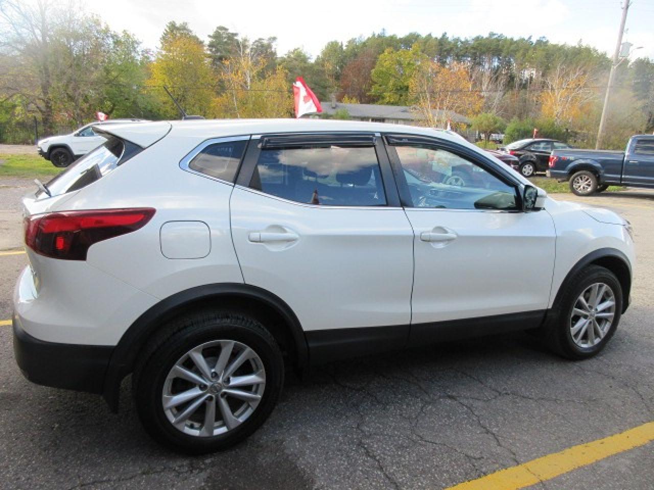 2016 GMC Acadia SLE All Wheel Drive Photo