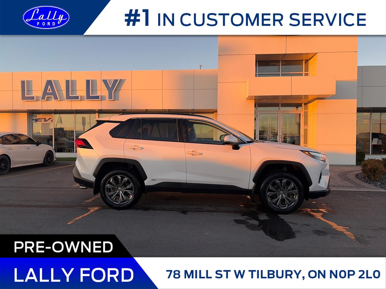 2023 Toyota RAV4 Hybrid XLE Photo