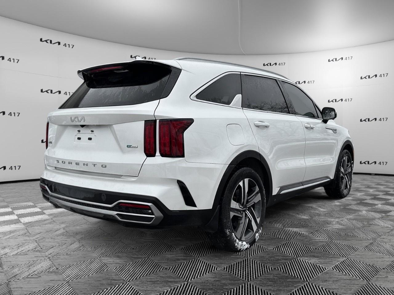 2022 Kia Sorento Plug-In Hybrid PHEV SX AWD Photo4