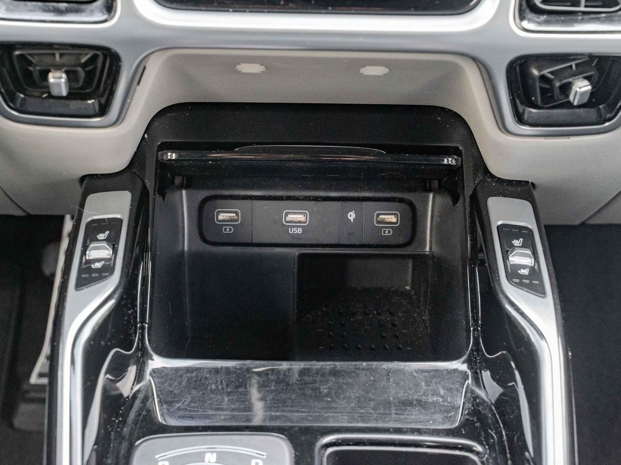 2022 Kia Sorento Plug-In Hybrid PHEV SX AWD Photo